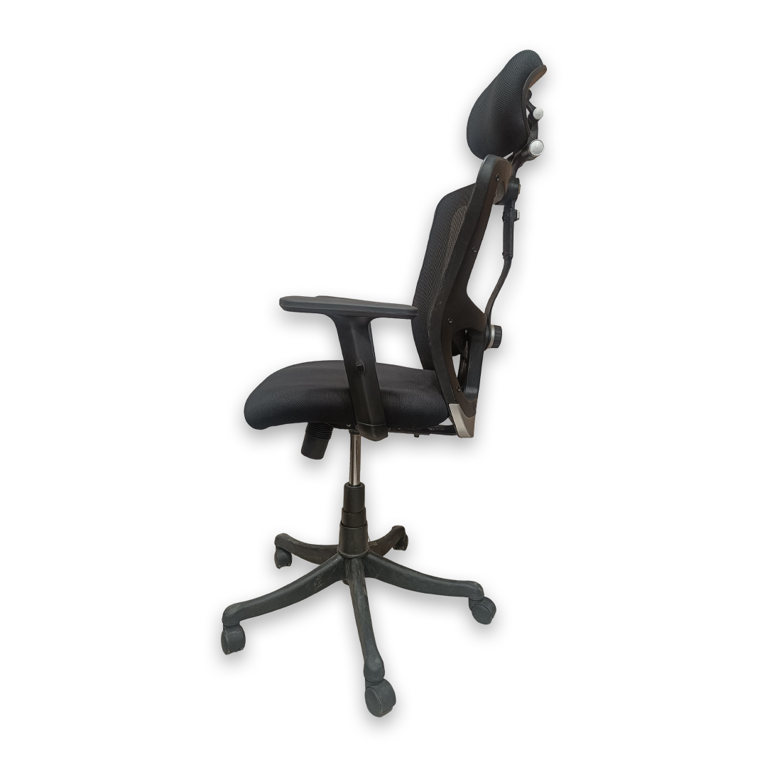Black office chair 